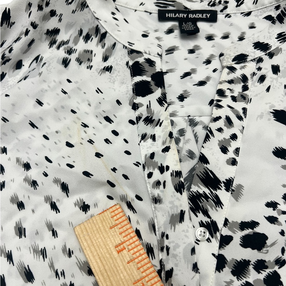 🩷 3/$20 Hilary Radley Large Women's Black and White Printed Top - Picture 9 of 9